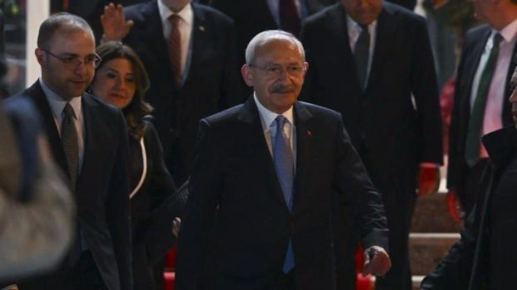 Kılı&ccedil;daroğlu, Cumhurbaşkanı adaylığı i&ccedil;in fotoğraf &ccedil;ekimine gitti