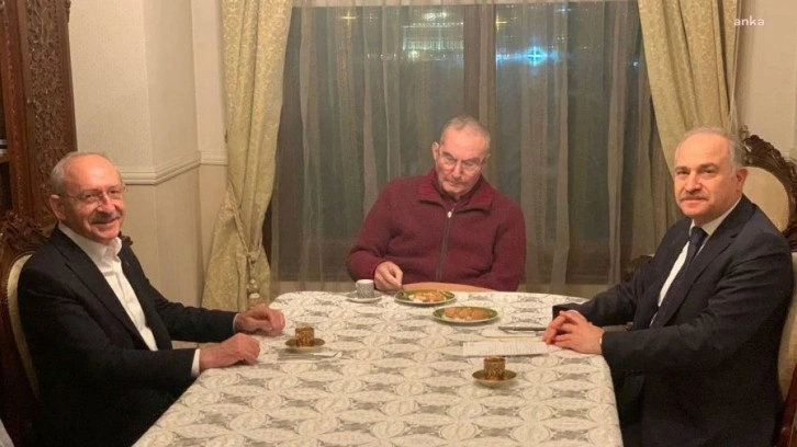 Kılı&ccedil;daroğlu, Deniz Baykal'ı evinde ziyaret etti