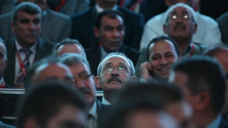 Kılı&ccedil;daroğlu işte bu y&uuml;zden istifa etmiyor&hellip;CHP'de her tepkinin sonu &lsquo;tıpış tıpış&rsquo;a &ccedil;ıkıyor
