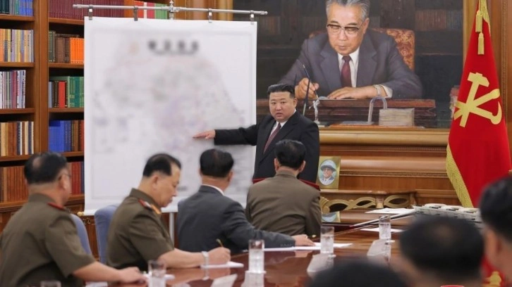 Kim Jong-un'dan harita &ouml;n&uuml;nde orduya tehlikeli talimat