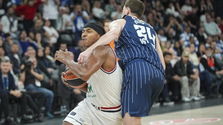 Kıran kırana kapışma! Anadolu Efes ikinci uzatmada yıkıldı