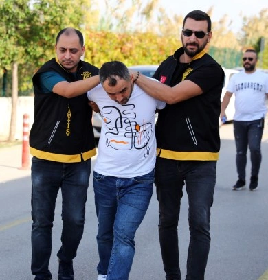 Kıskançlık krizine girdi... 1 kişiyi öldürdü, 3 kişiyi yaraladı
