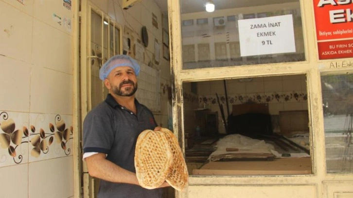 Komşu fırıncıya kızdı, ekmekte indirim yaptı