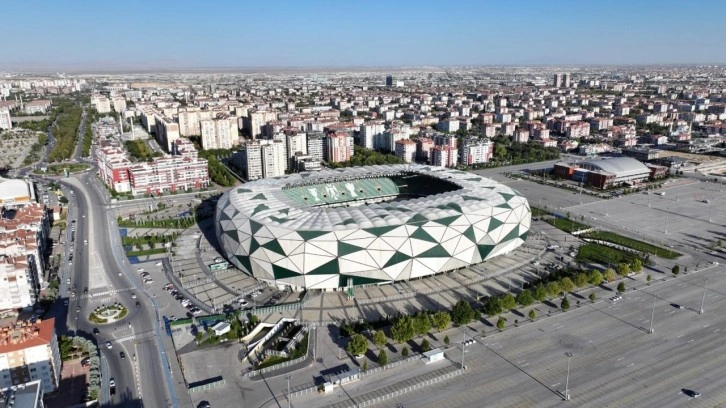 Konya Büyükşehir Stadyumu milli maça hazırlanıyor