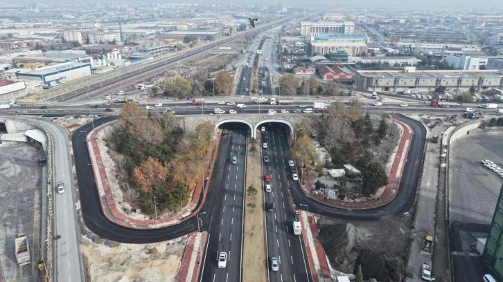 Konya'da Marangozlar Köprülü Kavşağı’nda 2 şerit trafiğe açıldı