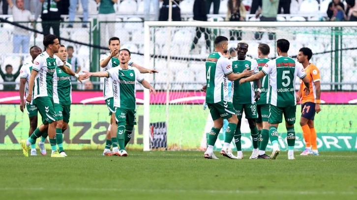 Konyaspor evinde Başakşehir'i yıktı