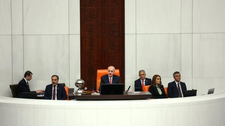 Kurtulmuş'tan yoğun ve tartışmalı gündemde dikkat çeken yönetim: 2 hafta aralıksız yönetti