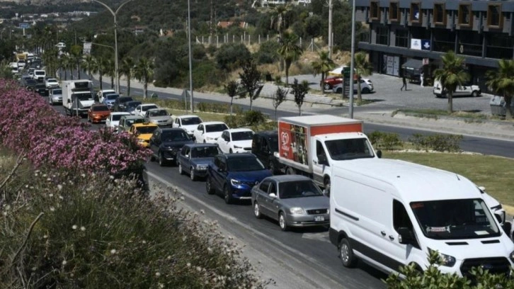 Kuşadası tatilcilerin akınına uğradı