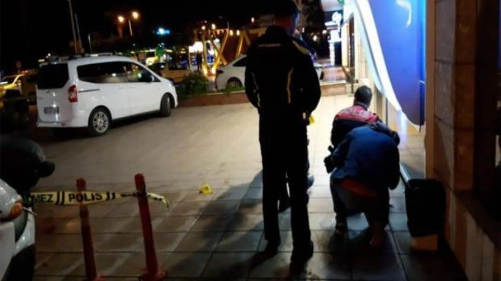 Kuşadası'nda g&uuml;venlik g&ouml;revlisine kurşun yağmuru