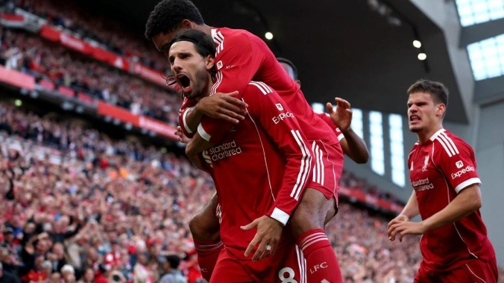 Liverpool zirveye oturdu! Muhteşem frikik 3 puanı getirdi