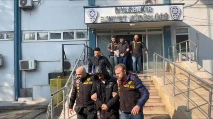 L&uuml;ks villalara giren hırsızlar, geceyi ge&ccedil;irip yemek yemişler!