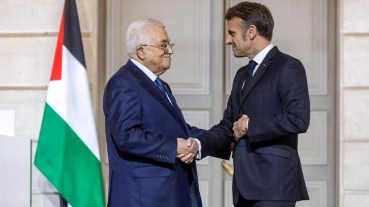 Macron ile Filistin Devlet Başkanı Abbas bir araya geldi