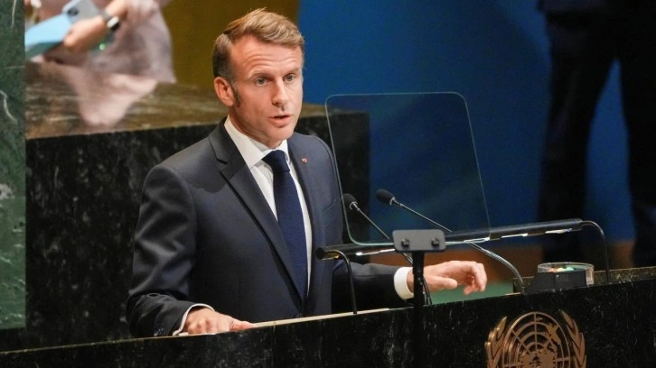 Macron’un halk desteği rekor düzeyde düştü
