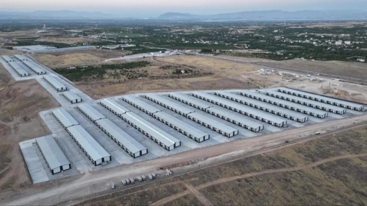 Malatya'da depremzede esnafa 714 yeni dükkan
