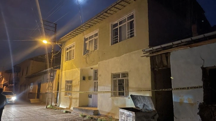 Malatya'da iki katlı evde kısmi &ccedil;&ouml;kme yaşandı