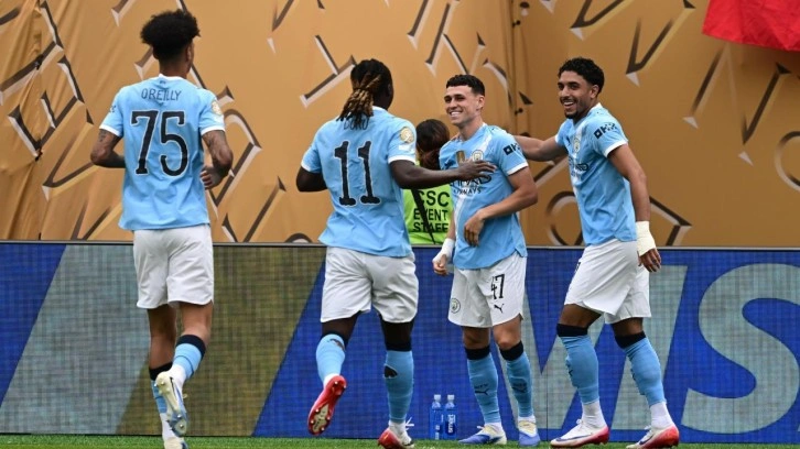 Manchester City ilk yarıda fişi çekti! Turnuvaya 3 puanla başladı