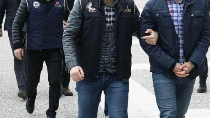 Manisa ve İzmir'de operasyon: 38 g&ouml;zaltı