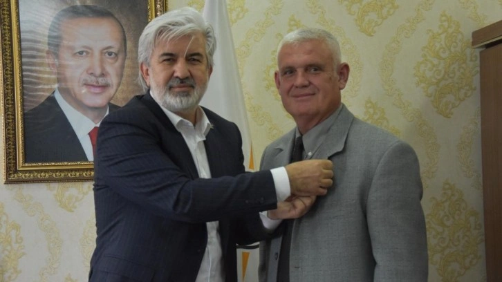Manisa'da İYİ Parti'den istifa eden il y&ouml;netim kurulu &uuml;yeleri AK Parti'ye ge&ccedil;ti