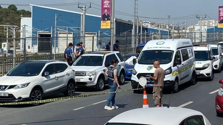 Marmaray istasyonu önünde korkunç olay! Araç içinden ceset çıktı