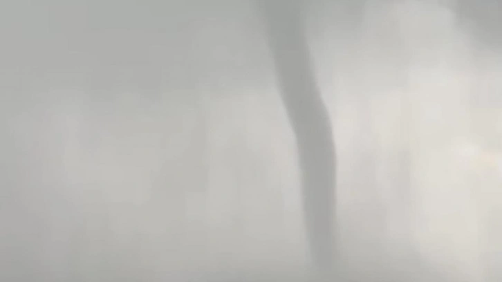 Marmaris'te görüldü! Dev hortum görenleri şaşırttı!