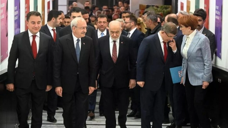 Masanın k&uuml;&ccedil;&uuml;klerinden CHP'ye bir darbe daha! CHP'liler &ccedil;ıldırdı...