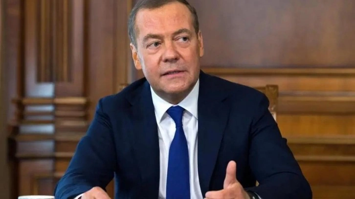 Medvedev: N&uuml;kleer silah kullanmak zorunda kalırız