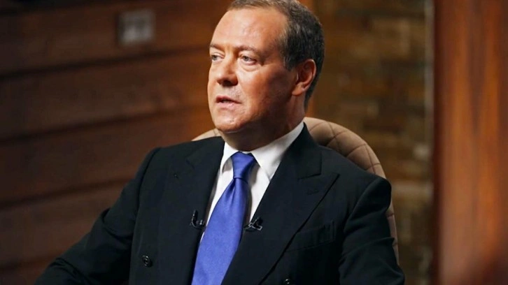 Medvedev'den KKTC &ouml;rneği
