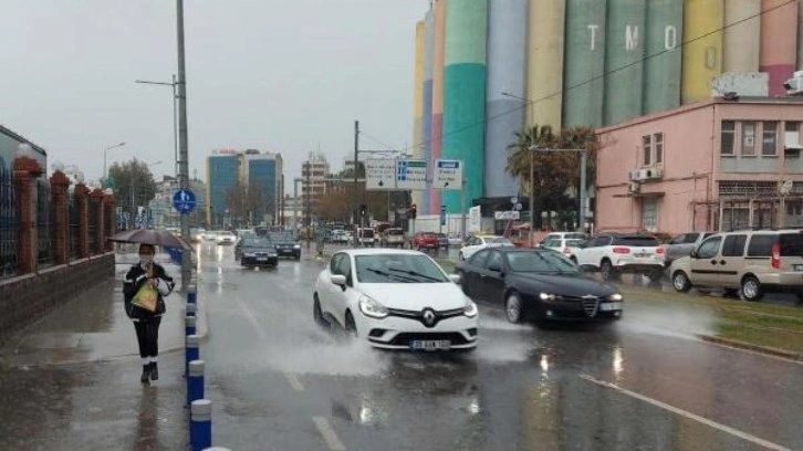 Meteoroloji'den İzmir i&ccedil;in sağanak yağış uyarısı