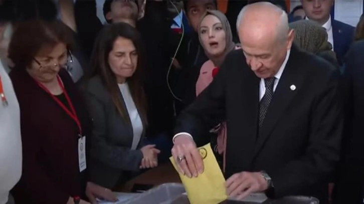 MHP lideri Bah&ccedil;eli, oyunu kullandı: Se&ccedil;ime y&uuml;ksek bir katılım var