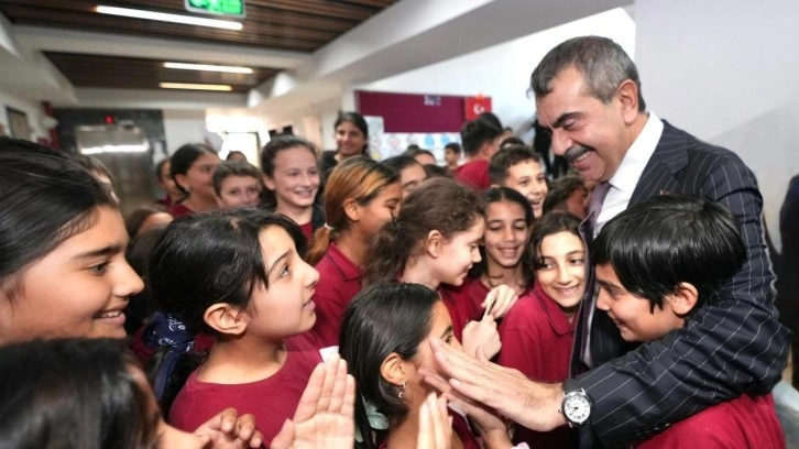 Milli Eğitim Bakanı Tekin'den Bursa ve Balıkesir'deki iki okula sürpriz ziyaret