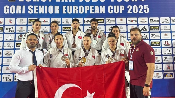 Milli judoculardan 1'i altın 8 madalya
