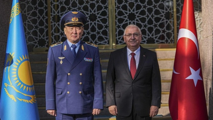 Milli Savunma Bakanı Güler Kazakistanlı mevkidaşı ile görüştü