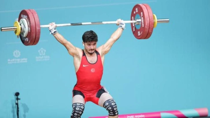 Milli sporcu Muhammed Furkan Özbek'ten Riyad'da madalya şov: 2 altın 1 gümüş...