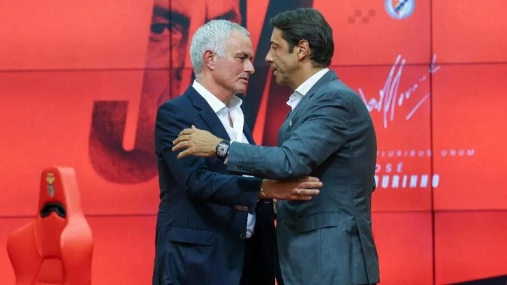 Mourinho ve başkanından skandal hareket! Süper Lig'in yıldızını ayartmaya çalıştılar