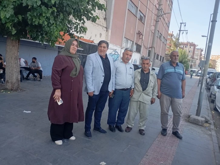 Ak parti Diyarbakır Bağlar İlçe Başkan Yardımcısı Ekonomi’den Sorumlu Alaaddin KANATLI Esnaf Ziyaretinde Bulundu.