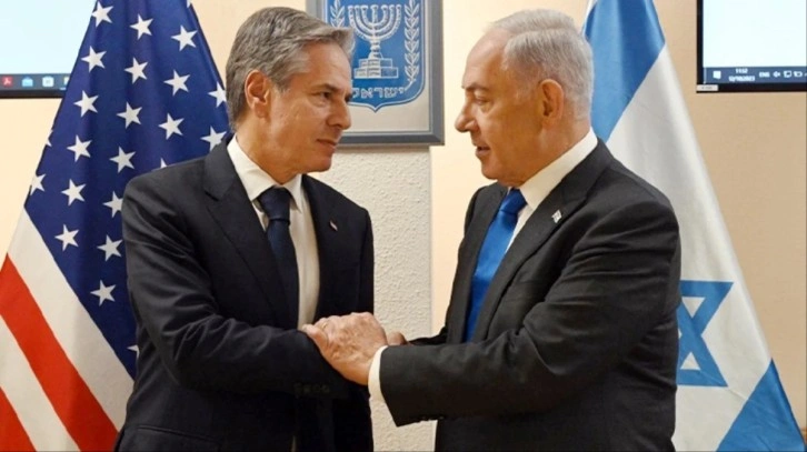 Netanyahu ve ABD Dışişleri Bakanı kameralar &ouml;n&uuml;nde birbirlerini gazlayıp durdu