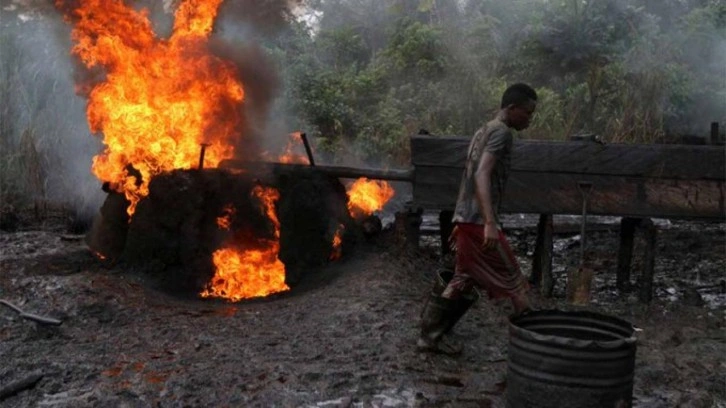 Nijerya'da petrol rafinerisinde patlama: 37 kişi &ouml;ld&uuml;