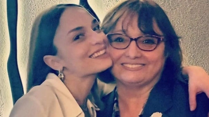 Nilperi Şahinkaya'nın acı günü! Annesi hayatını kaybetti