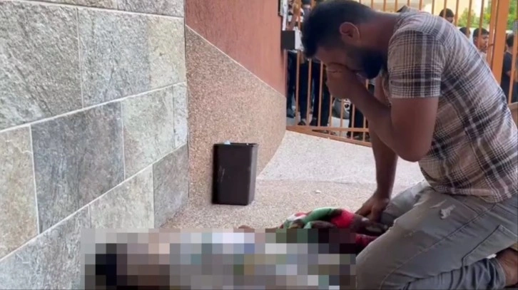 Oğlunun cansız bedenini teşhis i&ccedil;in gelen baba, olduğu yere &ccedil;&ouml;k&uuml;p kaldı