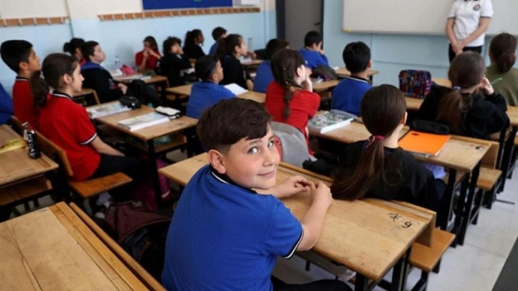 Okullarda ilk ders saat kaçta başlayacak? Flaş karar alındı