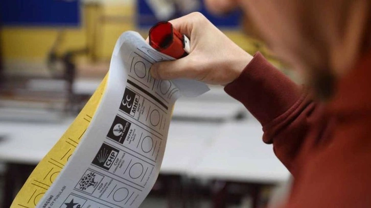 ORC'nin Z kuşağı ile yaptığı se&ccedil;im anketi bomba! Parti sıralamaları tepetaklak oldu