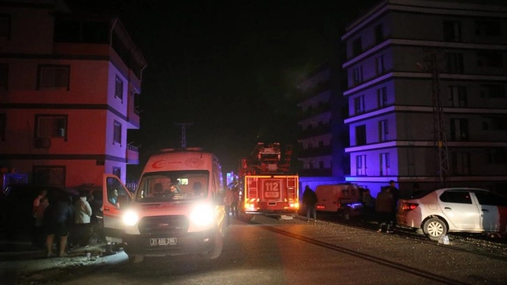 Oto galeri yandı; binadan kaçmaya çalışan 2 kişi öldü