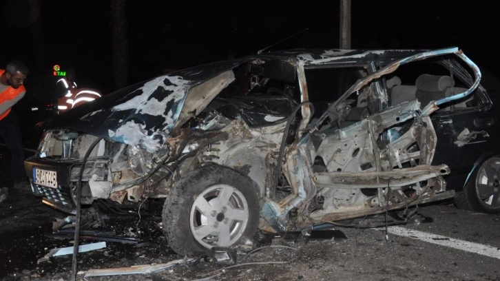 Otomobille pikap çarpıştı! 6 kişi yaralandı