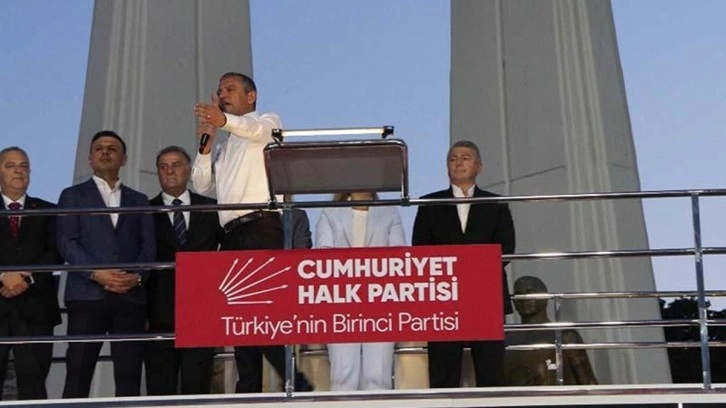 Özgür Özel, Bakırköy'deki 'Millet İradesine Sahip Çıkıyor' mitinginde konuştu