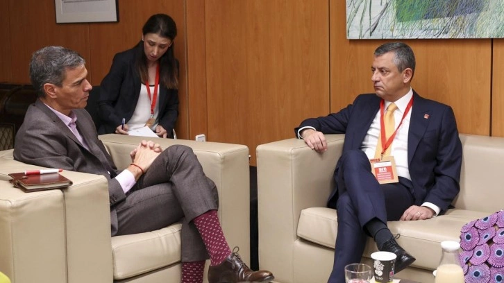 Özgür Özel bu kez de İspanya'da Türkiye’yi şikayet etti