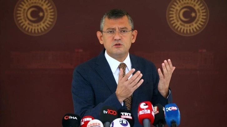 &Ouml;zg&uuml;r &Ouml;zel'den "dikkatli olun" diyen B&uuml;lent Kuşoğlu'na cevap, Abd&uuml;llatif Şener&#