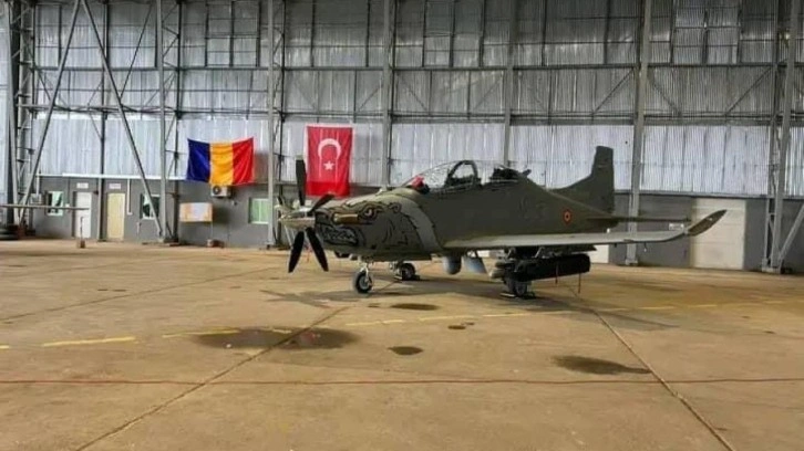 &Ouml;zg&uuml;rl&uuml;ğ&uuml; getiren bayrak! Fransız bayrakları indirildi T&uuml;rk bayrakları asıldı