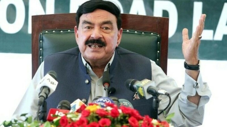 Pakistan eski İ&ccedil;işleri Bakanı Şeyh Raşid Ahmed g&ouml;zaltına alındı