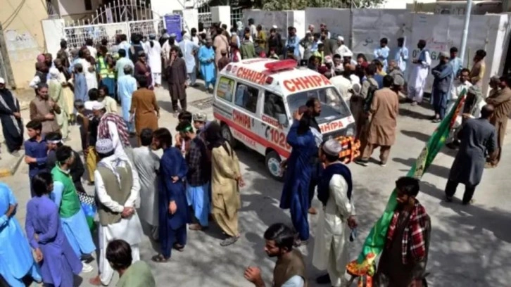 Pakistan'daki intihar saldırısında can kaybı 62'ye y&uuml;kseldi