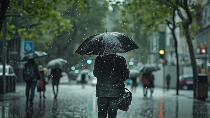 Pastırma sıcakları sürüyor: Yarına dikkat! Gök gürültülü sağanak geliyor